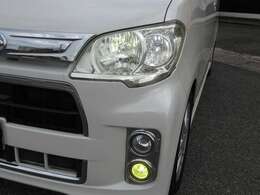 レンズ類は磨き専用コーティング済みでクリアできれいな状態です！！ヘッドランプは明るく高級感のある純正HIDで、スモールランプ・フォグランプは社外の明るいLED球に交換済みです！！