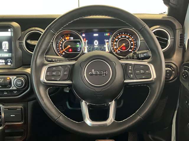 PC・スマホから、車両状態を細かく確認できます。ページ内『車両品質評価情報 / 修復歴・キズの確認はこちら』より、車両品質評価書をご確認ください。検査専門機関AISによる、厳正かつ公正な検査が実施済となります