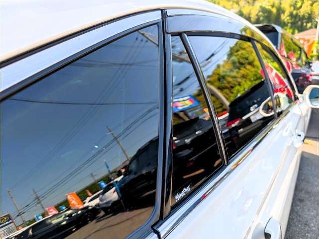 リヤフィルム施工済みで車内のプライバシー保護です！！