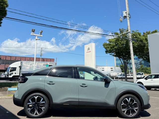 東北最大級の輸入車専門大型展示場！　展示場に無いお車も全国よりお探しいたします。