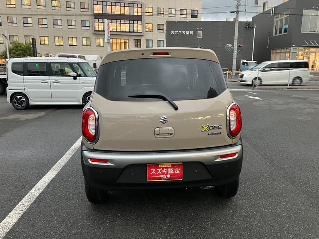 バックビューです。バック時も安心！ブザーで危険をお知らせ【リヤパーキングセンサー】。障害物との衝突回避・衝突被害軽減【後退時ブレーキサポート】。シフト誤操作の後退を回避【後方誤発進抑制機能】。