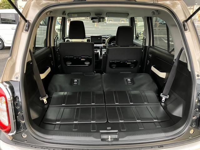 リヤシートも全車消毒済み。シートを倒すと広々ラゲッジフロアに！汚れなど拭き取りやすい素材で快適アウトドアをサポート！