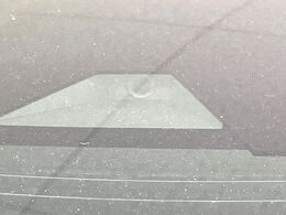 【トヨタセーフティセンス】走行中に前方の車両等を認識し、衝突しそうな時は警報とブレーキで衝突回避と被害軽減をアシスト。より安全にドライブをお楽しみいただけます。