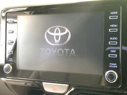 【ディスプレイオーディオ】お手持ちのスマートフォンとの連携で、ナビや音楽再生など各種アプリを使用可能。スマホに近い感覚でお使いいただけます♪