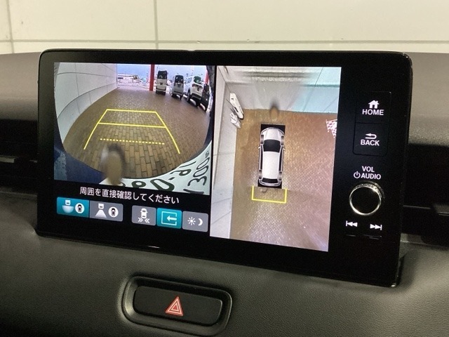 全方位モニターがついています！　車の周囲を360°安全確認できるので、普段の駐車はもちろんの事、縦列駐車や幅寄せの際にも活躍してくれますよ。