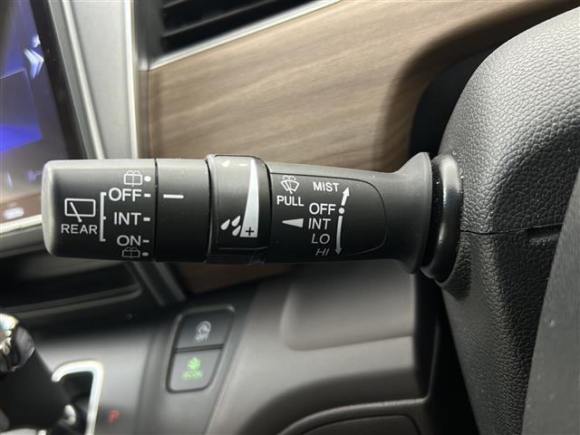 【運転席操作部】快適なドライブを楽しむための機能が装備されています！運転席から触れるので、使いやすいです！除菌プランいれていただくと、さらに清潔で安心していただけます！