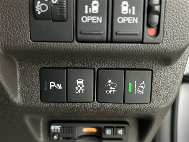 【運転席操作部】快適なドライブを楽しむための機能が装備されています！運転席から触れるので、使いやすいです！除菌プランいれていただくと、さらに清潔で安心していただけます！