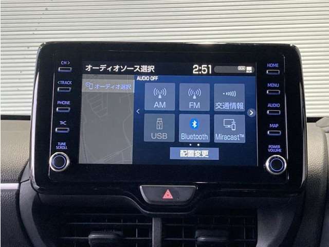 ディスプレイオーディオを装備。スマホと車をつなぐことで、これまでのナビに加えていろんなサービスが楽しめます。