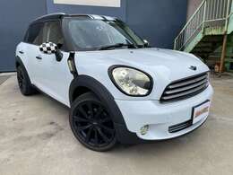 あなたのご意見・ご要望をお聞かせください。店内商談スペースもございますのでソファでゆったりくつろいで商談できます。さらに積載車も所有いたしておりますので、車の引き取り・納車もお任せください。