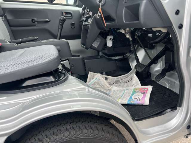 フロアマットも綺麗にクリーニングして納車しております！