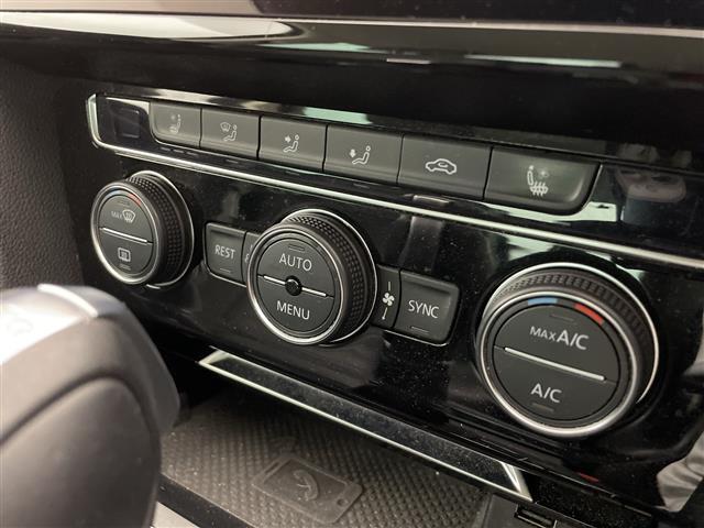 【運転席操作部】快適なドライブを楽しむための機能が装備されています！運転席から触れるので、使いやすいです！除菌プランいれていただくと、さらに清潔で安心していただけます！