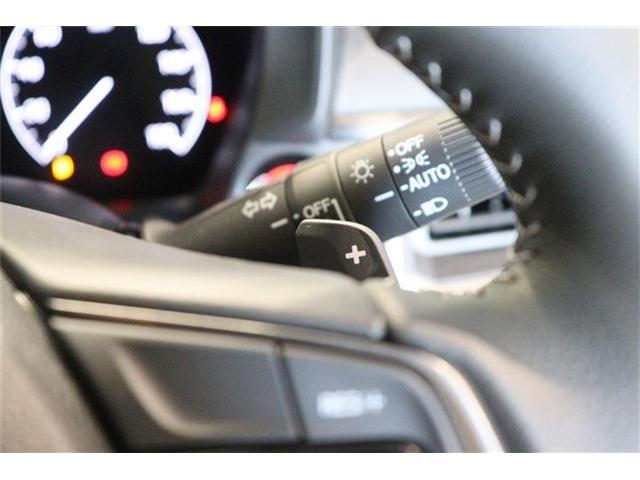 パドルシフト：手元でシフト操作が出来るのでMT車のような操作性を楽しめますよ～♪