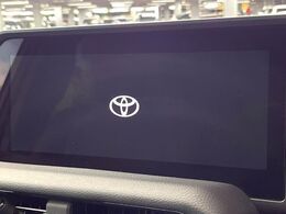 【12.3インチワイドナビ】高級感とインパクトのある大型ワイドナビを装備。各種オーディオ操作はもちろん、横長ワイド画面でのマップ2分割表示など、利便性も高いナビです♪