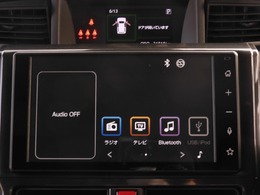 この車両、ナビは無いのですがディスプレイオーディオ装備です。御覧の起動画面がオーナー気分を盛り上げてくれます！