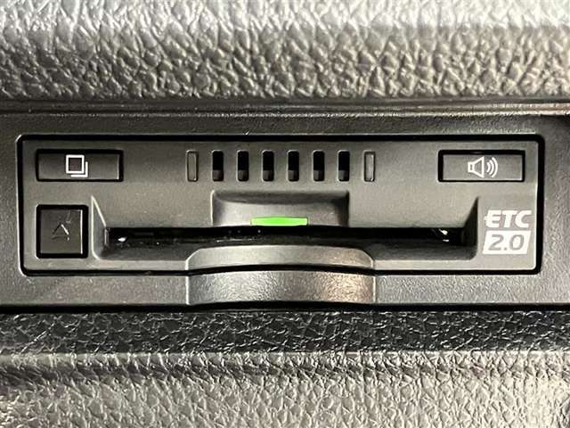 ETC2.0車載器です！高速道路の料金所で慌てて小銭を探すことも無くなります。キャッシュレスでスイスイ、ストレスフリー♪