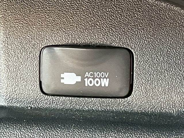 メーカーOPの【AC100V電源】を装備。携帯やノートパソコンの充電など家庭用電化製品を車の中で思う存分お楽しみいただけます。