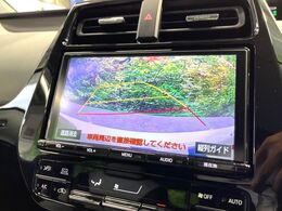 【バックカメラ】駐車時に後方がリアルタイム映像で確認できます。大型商業施設や立体駐車場での駐車時や、夜間のバック時に大活躍！運転スキルに関わらず、今や必須となった装備のひとつです！