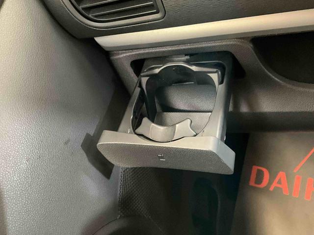 当店では、国家資格を持った整備スタッフがあなたのお車をしっかりサポート！！アフターメンテナンスもすべてお任せ下さい☆