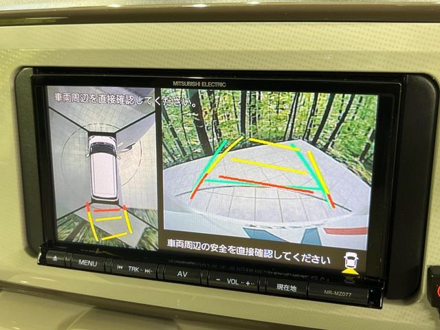 【パノラマモニター】専用のカメラにより、上から見下ろしたような視点で360度クルマの周囲を確認することができます☆死角部分も確認しやすく、狭い場所での切り返しや駐車もスムーズに行えます。