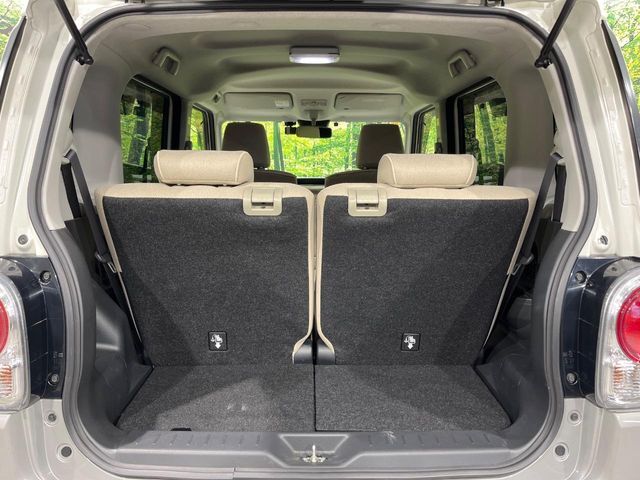 普段のお買い物や通勤、送迎等に十分な荷室スペースを確保しております。セカンドシートを倒すと、大きな荷物の積載も可能です♪