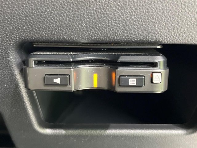 【ETC】高速道路の料金所をストレスなく通過！話題のスポットやサービスエリアに多い「スマートIC」利用時は必須のアイテムです。当店でセットアップを実施、ご納車当日からすぐにご利用いただけます！