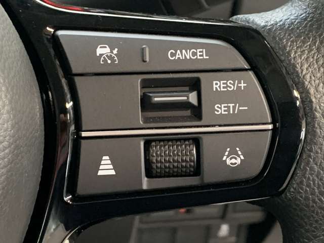 ホンダセンシング付きです！様々な安全装備と運転支援装置があなたを危険から守り運転の負担も軽減してくれます！操作は簡単ですので心配はしないで下さい。