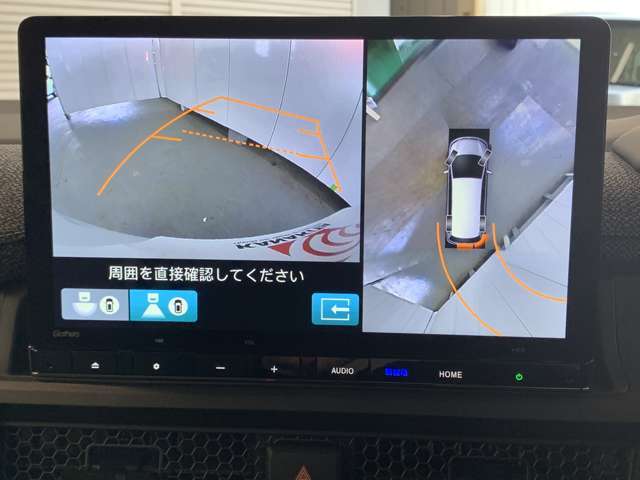 バックギアに入れるだけで自動でマルチビューカメラに切り替わります！車庫入れやバックが苦手な方にオススメ！
