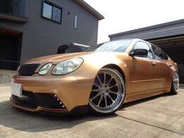ワイドボディ＆ワンオフエアロ。NA仕様2JZ-GE型3.0Lエンジン。ハイカム。KOYO3層アルミラジエター。トラストエアークリーナー「エキゾースト」。バンテージ巻ワンオフエキマニ。