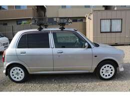 ☆男性も女性も様になるデザインです！一目見ただけで、この魅惑的なボディーが存在感を放っていることが分かって頂けると思います。