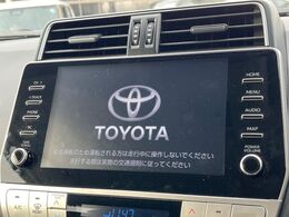 【純正9インチナビ】人気の純正ナビを装備しております。ナビの使いやすさはもちろん、オーディオ機能も充実！キャンプや旅行はもちろん、通勤や買い物など普段のドライブも楽しくなるはず♪