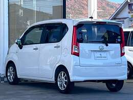 WLTCモード燃費20.7km/Lと経済性に優れ、日常の通勤や買い物でも燃料消費を抑えられます。扱いやすいサイズと高い実用性を備え、毎日の移動を効率的かつ快適にサポートする軽自動車です。