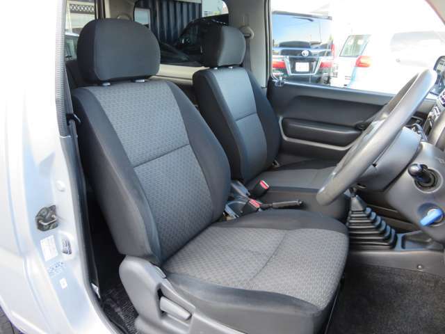 自社では下取りも行っております！お客様の愛車を査定させていただいたり、乗らなくなったお車のお引き取りなども行っております！