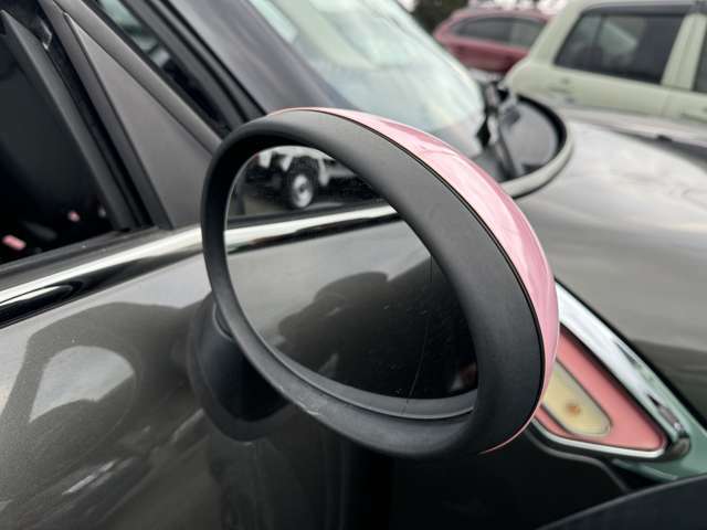 デザイン性だけでなく、ドライバーの巻き込み防止など安全運転をサポート致します！周囲からの視認性にも優れていて安心です！