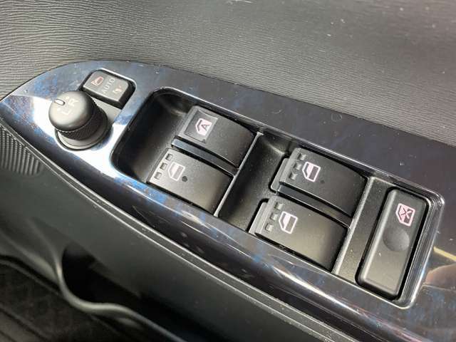 SDナビTV　Bluetooth　バックカメラ　ETC　前後ドラレコ　両側電動スライドドア　スマートアシスト　ハーフレザーシート　スマートキー　プッシュスタート　LEDオートライト　LEDフォグ　試乗OK