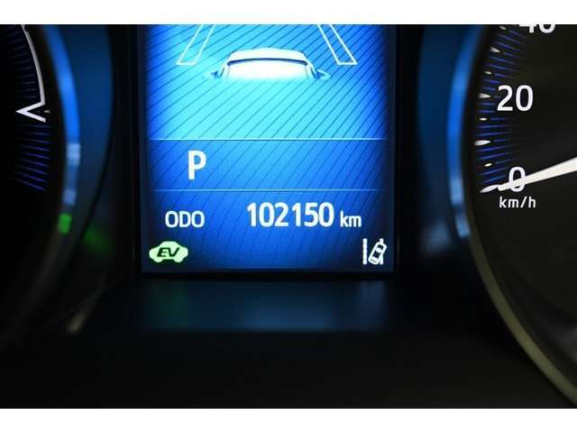 走行距離：102，150km（撮影時）　　ご来店時や納車時には展示の移動や整備などで、若干 距離が進んでいる場合がございます。