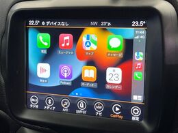 ●Apple　Car　Play：スマホとの有線接続で、ナビ・オーディオ再生などスマホのアプリ機能が画面でも使える便利機能です！