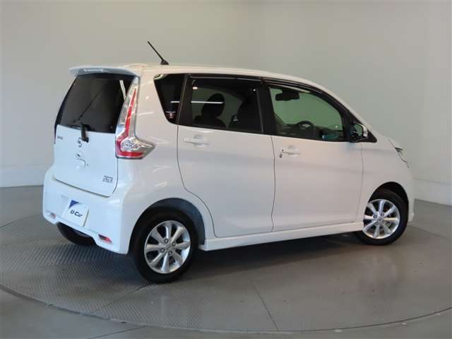 走りにこだわりながら収納力も持ち合わせたお車です。荷物を載せて軽快なドライブを楽しめますよ♪