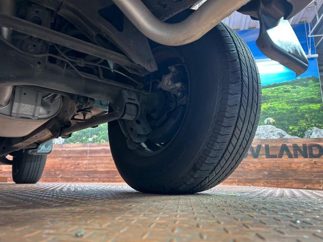 お車を安心してお乗りいただく為には、足回りの定期点検が欠かせません。サービスサポート（有償保証）では無料点検もご提供しており、安心のカーライフをお過ごしいただけるサポート体制が整っています。