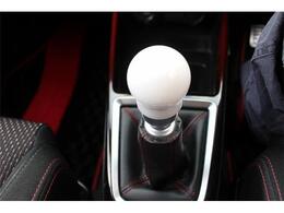 大好評のボディコーティング「ハイモースコート」もご納車までに施工可能。雨染みや線傷など中古車だからと諦めていませんか？ピカピカの状態でお乗り出しいただけます。