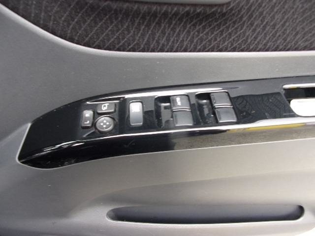 軽自動車の登録には住民票・認印が必要となります。お早目の納車をご希望の場合は、事前にご用意頂きご来店頂けますと納車までがスムーズになります！ご不明な点はスタッフまでお気軽にお問合せ下さい！