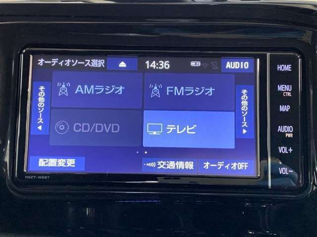 CD，DVD，フルセグテレビ、FM，AM、などが楽しめます。