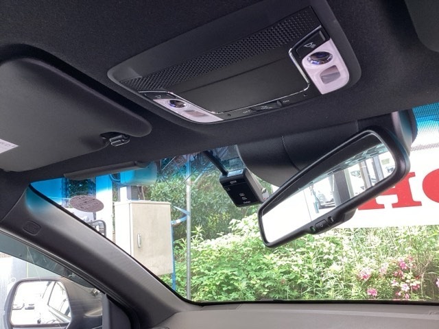 Hondaセンシング搭載！ミリ波レーダーと単眼カメラで、クルマの前方の状況を認識。ブレーキやステアリングの制御技術と協調し、安心・快適な運転や事故回避を支援する先進のシステムです！