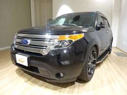 エクスプローラー XLT エコブースト TV CD ETC リヤフリップダウンモニター 前席パワーシート フロント・サイド・リヤカメラ HIDヘッドライト キーレス ローダウン（純正バネ有） 22インチアルミ（純正アルミ有）