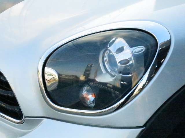 ブラックリフレクターキセノンヘッドライトです！