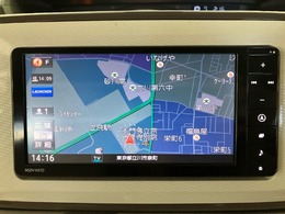 【ナビゲーション】純正メモリーナビ（NSZN-W67D）を装備しております。ブルートゥース・ミュージックサーバー・デジタルTV・DVD/CDプレーヤー・バックカメラ付きです。