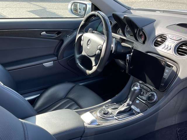 欧州車独特のコンパクトな創り。お洒落でありながら安全性強度も信用あります。