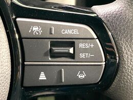 【アダプティブクルーズコントロール】高速道路での長距離走行が楽に！！自動で速度を保つクルーズコントロールが、衝突軽減システムと連携し、前方の車両を感知して車間を保つように速度調節してくれます！！