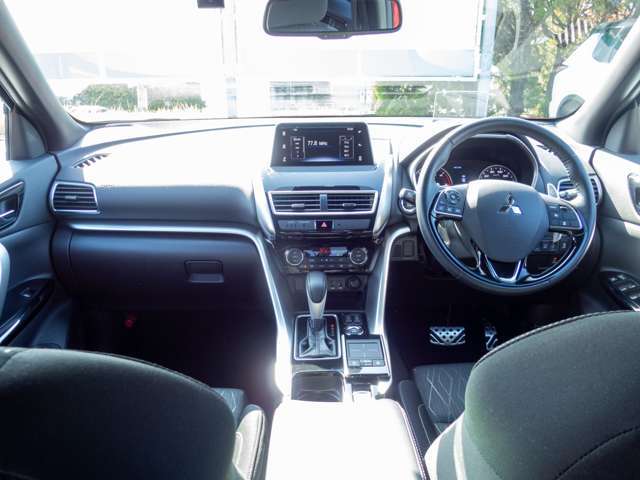 水平基調のインパネデザイン