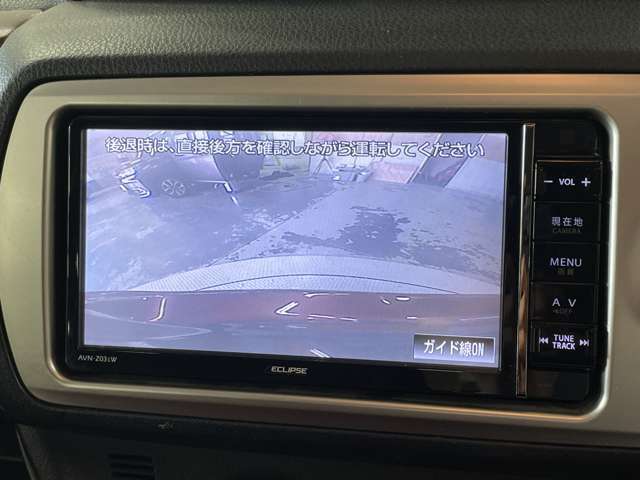納車前に自社工場にて12ヶ月点検をベースに入念なチェックを行ないます。消耗箇所等がございましたら交換を行いますので、安心してお乗り頂けます。