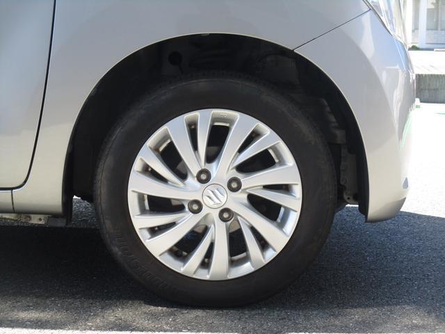 タイヤサイズは155/65R14です。